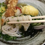 夏はぶっかけうどんで決まり！金色に透き通ったお出汁が美味しい！「京うどん纏（まとい）」