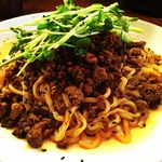 【京都大丸横】オフィス街立地！酷暑に季節限定の担々麺系の涼麺！！メニュー豊富で老若男女集う中華料理店☆「万豚記（ワンツーチィ）」