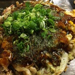芸能人も足しげく通う人気店！看板のゆめやきはマストオーダー！「おこのみ夢屋」