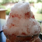 白川が眺められる趣のある京町家で甘酸っぱい苺がたっぷり入った【夏季限定】苺氷「三味洪庵（さんみこうあん）」