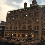 五山送り火も見える！京都のランドマーク的老舗中華料理店！！日本最古のエレベーター＆鴨川納涼床あり「東華菜館本店」【四条大橋】