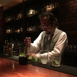 【四条烏丸】どんどん濃くなる究極のモヒート！熟成氷を使った錬金術！！マニア好きする驚きのラボラトリーバー☆「アイラモヒート」