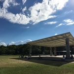 芝生の上が気持ちいい！カフェやちんちん電車も！京都駅から徒歩圏内の大型公園「梅小路公園」