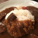 〈平日ランチ限定〉ゴロゴロお肉がはいった焼肉屋の本気カレー！「和牛炭火焼肉　つち井」