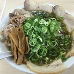 あの歌姫もこのチャーシューにハマル！伏見で30年の人気店！「京都ラーメン 萬福（まんぷく）」
