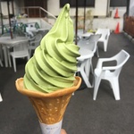 伏見稲荷大社のすぐ隣！厳選した宇治抹茶ソフトが美味しい「稲荷のイーナ」