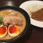 ※閉店 元三ツ星料亭の若き料理人が提案する担担麺＆キーマカレー！四条烏丸の「担担麺×夢azito 烏丸店」