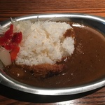 高架下のオシャレバル！ランチはカレー一本勝負！桃山御陵前の「鶴亀（つるかめ）」