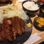 【新店】9月オープン京都初上陸で行列も！あの丸亀製麺と同系列店「豚屋とん一」【寺町商店街】