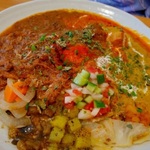 あいがけにすると美味しさ倍増！イチから調合した本格スパイスカレー「カレー＆バー240 （ニコヨン）」