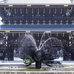 御影堂は世界最大級の木造建築！境内には見どころたくさん！「東本願寺（真宗本廟）」