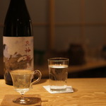 内緒にしておきたい隠れ家日本酒バー！オトナの空間で美味しいお酒を「山帰来（サンキライ）」