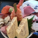 デカネタたっぷりの1000円海鮮丼ランチ！駅近の穴場寿司店「いしだ」