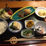 オフィス街から一歩路地へ！品数豊富な一汁九菜ランチ☆昼営業始まる「福松」【烏丸御池】