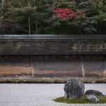 枯山水を代表する石庭はあまりにも有名！世界中から観光客が訪れる「世界遺産・龍安寺（りょうあんじ）」