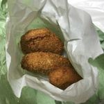 ブラマヨ吉田もイチオシ！手づくりのほくほくコロッケが美味しい「おにくやさん岡田商店」