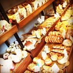 移転街中立地で盛況の人気ベーカリー！ハード系からデニッシュ系どれも美味しい☆「ワルダー」【京都河原町】