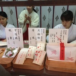 【京都北野天満宮】一年の厄除けを願う大福梅授与も開始！絵馬も新年の装い