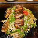 ログハウスのような創作お好み焼き店！日本酒もいけます「カントリー・ブー 西院店」