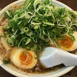２種のネギが美味しいスタミナラーメンがオススメ！「たかばしラーメン横大路店」