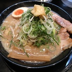 替玉は実質無料で食べ放題！こってり好きも納得の美味しさ「豚人 一乗寺本店（ぶたんちゅ）」