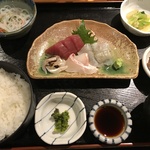 市場で美味しい定食ならココ！日替わりの朝食も評判！「食彩よしもと」