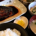 名物は３日煮込んだ黒い鯖煮！ランチも人気「両川（リョウセン）」＠烏丸御池の巻っす
