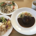 京大は学食も偏差値高し！選べるメインとサラダビュッフェがうれしい！「カフェレストランきはだ」