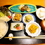 雰囲気抜群！の京町家で頂く一汁九菜の和食ランチはとってもおススメ！「御食事処 福松」