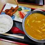 石清水八幡宮の麓で”濃い目”のカレー中華を頂く！「小谷食堂」