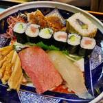 ビジネス街の京寿司店！風物詩の蒸し寿司を「いづ源北店」