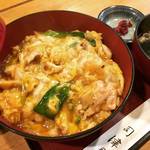 【下鴨神社スグ】庶民派価格の絶品ふわとろ親子丼は必食！アニメ聖地巡礼スポットでもある人気蕎麦店！「司津屋」