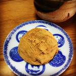 【京都】創業200年余の和菓子店！名物のトロントロンわらび餅は驚きの神業！「月餅家 直正」