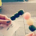 濃厚でモチモチした茶だんごが美味です☆宇治散策で立ち寄りたい和菓子店！「京阪宇治駅前　駿河屋」