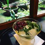 京町家でほっこり☆名物・琥珀（こはく）流し5月は抹茶！明治創業の老舗京銘菓「大極殿本舗 六角店 栖園（せいえん）」【烏丸六角】