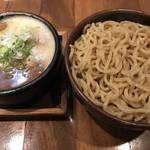 最後までアツアツの石鍋つけ麺！濃厚ラーメン好きは必訪！「あんびしゃす花」