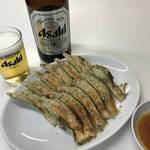 伏見のノスタルジック餃子！昭和風情で温かい「ぎょうざの店　冨士」