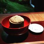 京都三大老舗旅館・俵屋旅館が手がけるカフェ！絶品わらび餅と至高のおもてなし空間☆「遊形 サロン・ド・テ（ゆうけい）」【京都市役所スグ】