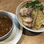あの天天有の別ブランド！つけ麺やとんこつラーメンもあり「天天有 ひるまや」