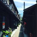【京都名物路地】職住一体の若手クリエイターが週末だけ営業！京都らしい風情残る町家長屋「あじき路地」【宮川町】