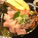 ※閉店　厚切り刺身の海鮮丼は980円！関西初出店の豪快な海鮮居酒屋「炉端かば」