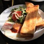 京都代表のリバーサイドカフェでモーニング★喫茶KANO（カノ）【河原町五条】