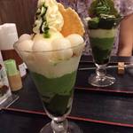【京都おすすめパフェ】口どけまろやか、玉露かおる秀逸和パフェ☆京煎堂（きょうせんどう）【祇園】