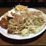 学生さんご用達のヘビー級焼うどん！「オムライスひとみ」【衣笠】