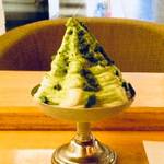 【京都駅限定】全種類制覇したい贅沢ソフトクリーム★マールブランシュカフェ【京都駅】