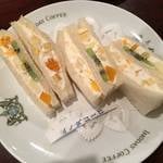 【京都老舗喫茶グルメ】ふんわり優しいフルーツサンド＊イノダコーヒ四条支店