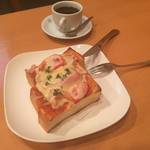 ビジネス街の万能喫茶店＊必食すべきぽってり具沢山ピザトースト「進々堂 三条店」【烏丸御池】