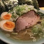 京都で美味しい家系ラーメンを！二条駅前の好立地「山下醤造」
