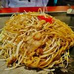 伏見桃山エリアで重宝する人気のコナモノ店「お好み焼き 鉄板焼き　テッペン。」