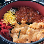 新鮮な海の幸がどんぶり一面！舞鶴のとれとれセンター内「海鮮丼 ととや」
